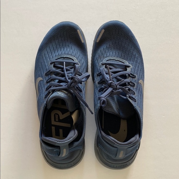 Nike Free Run Blue Athletic Shoes with Breathable Mesh men’s 9 worn once - Picture 2 of 7